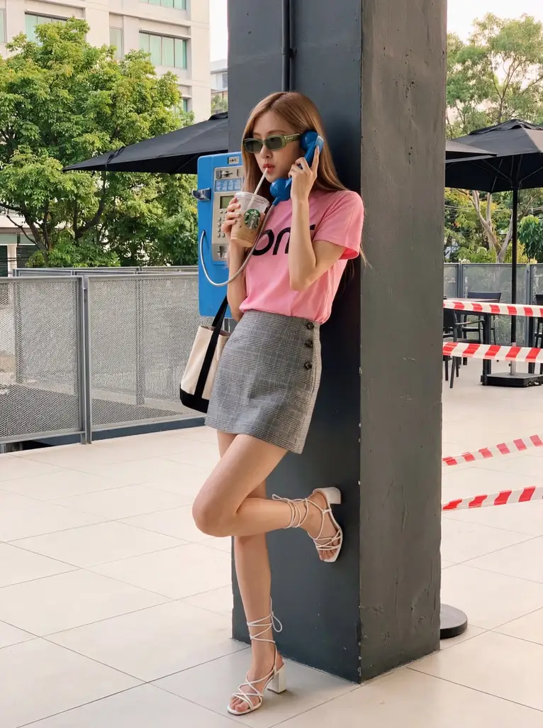 پیش‌نمایش K-pop Idol Rosé at Payphone