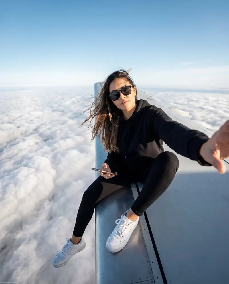 Preview of Airplane Wing Selfie Prompt (JSON)