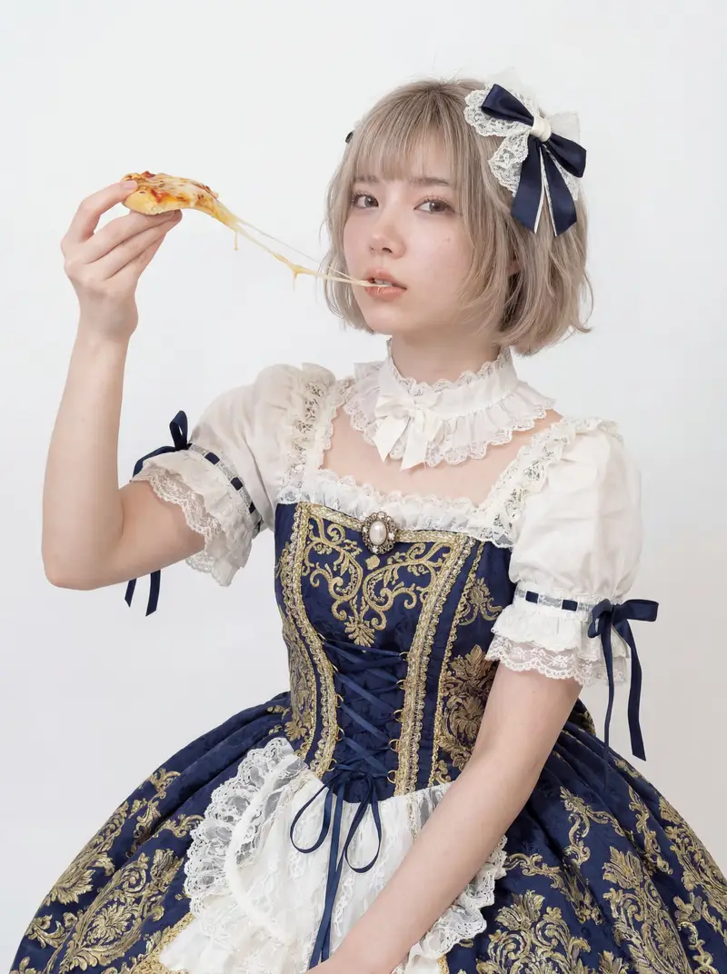 پیش‌نمایش Professional Studio Headshot: Woman Eating Pizza