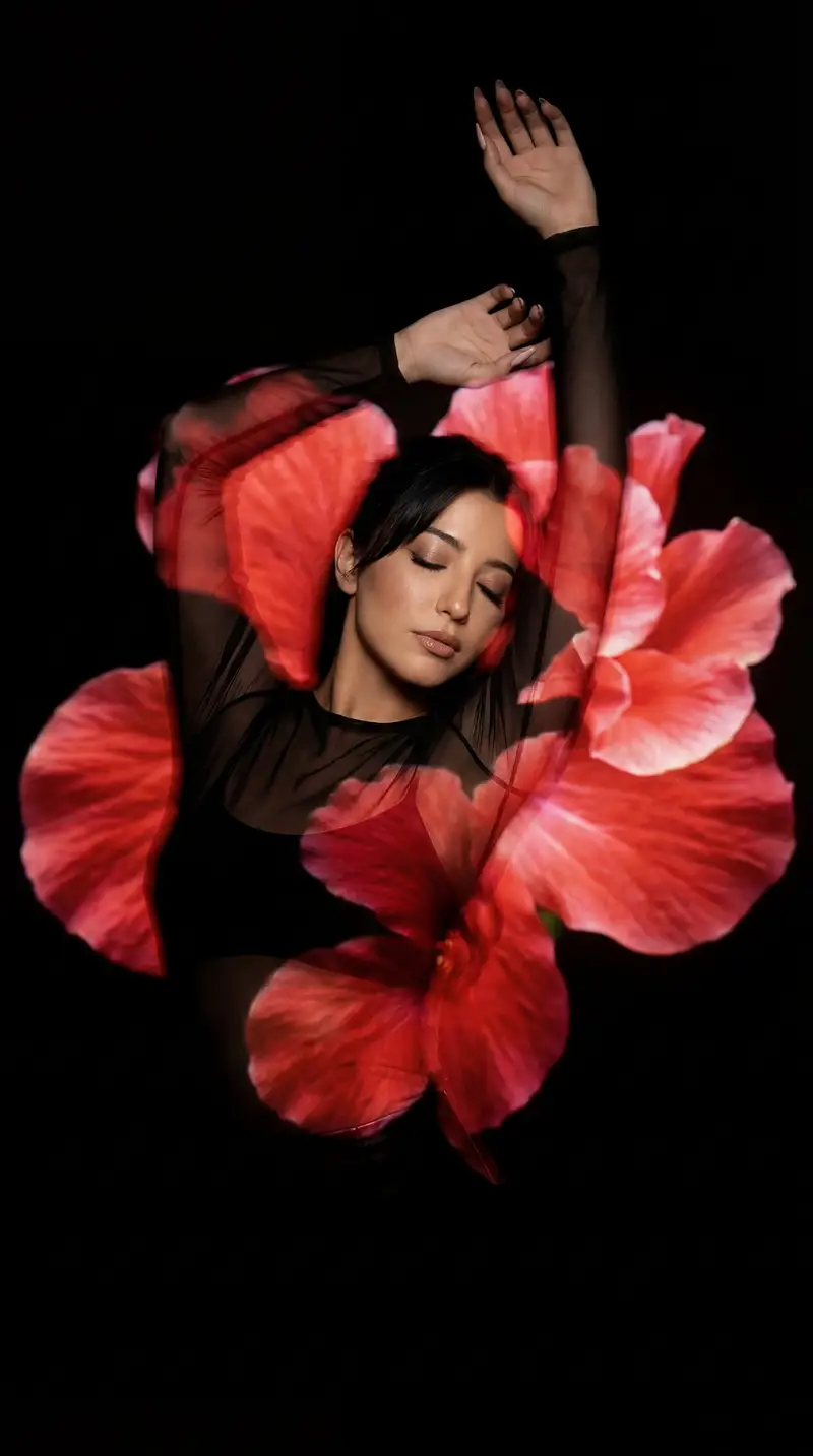 پیش‌نمایش Surreal Fine Art Portrait with Red Flower Projection