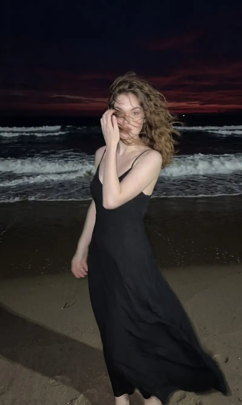 Preview of Nighttime Beach Fashion Candid
