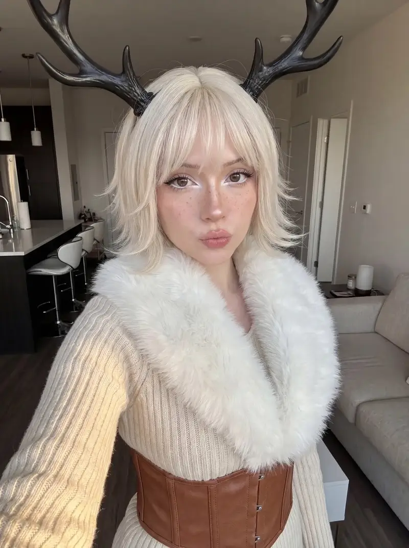پیش‌نمایش Ultra-Photorealistic Fantasy Selfie