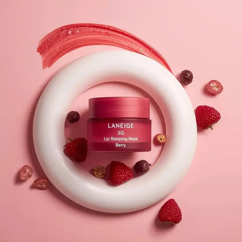 پیش‌نمایش Commercial Cosmetic Product Photography Prompt