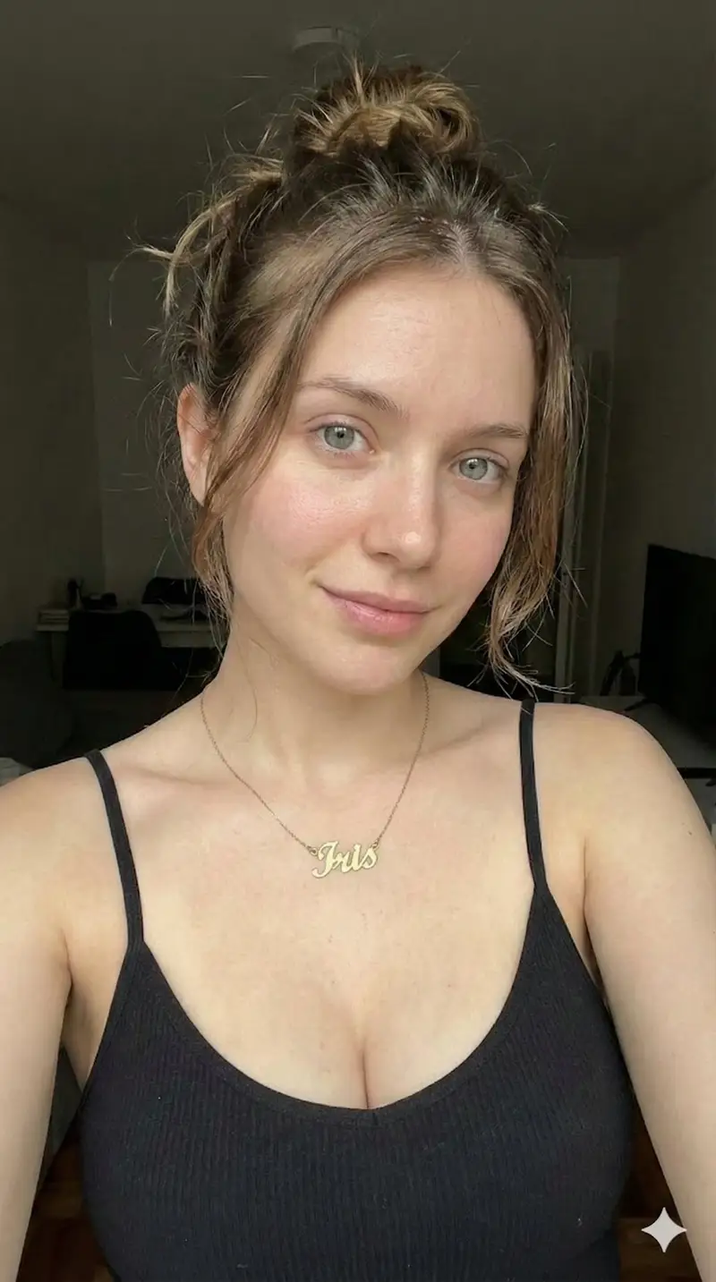 پیش‌نمایش Low-Key Close-up Portrait with Nameplate Necklace