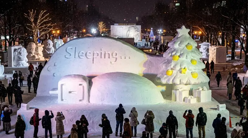 Preview of Snow Statue of Not Wanting to Leave the Futon
