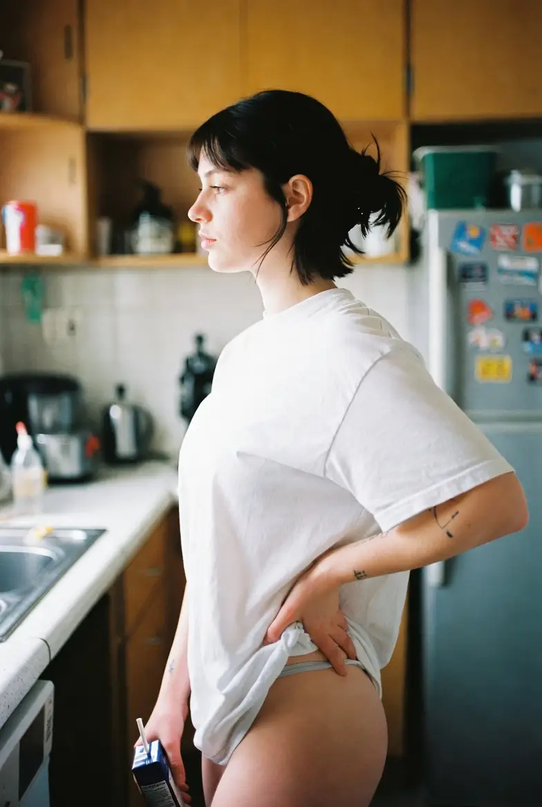 پیش‌نمایش Candid Domestic Lifestyle Photography Prompt
