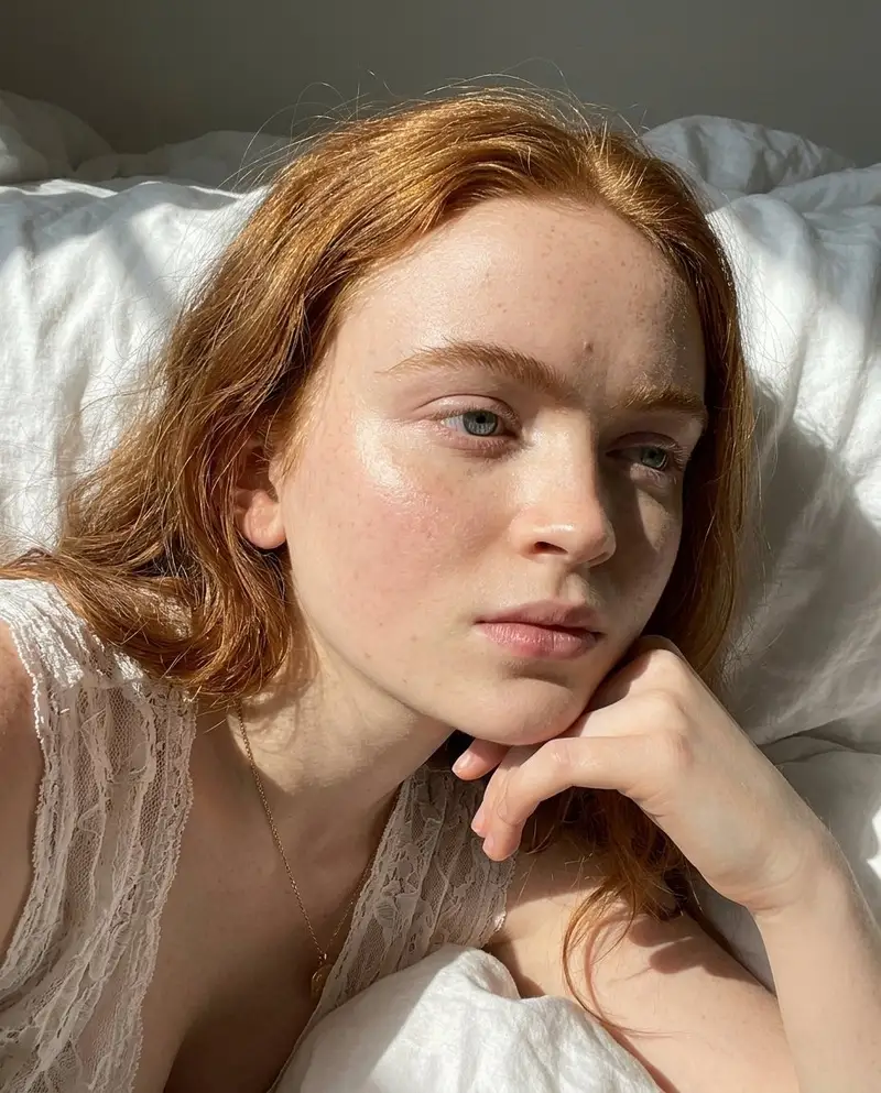 Preview of Natural Sunlight Close-up Portrait Prompt for Nano Banana 2