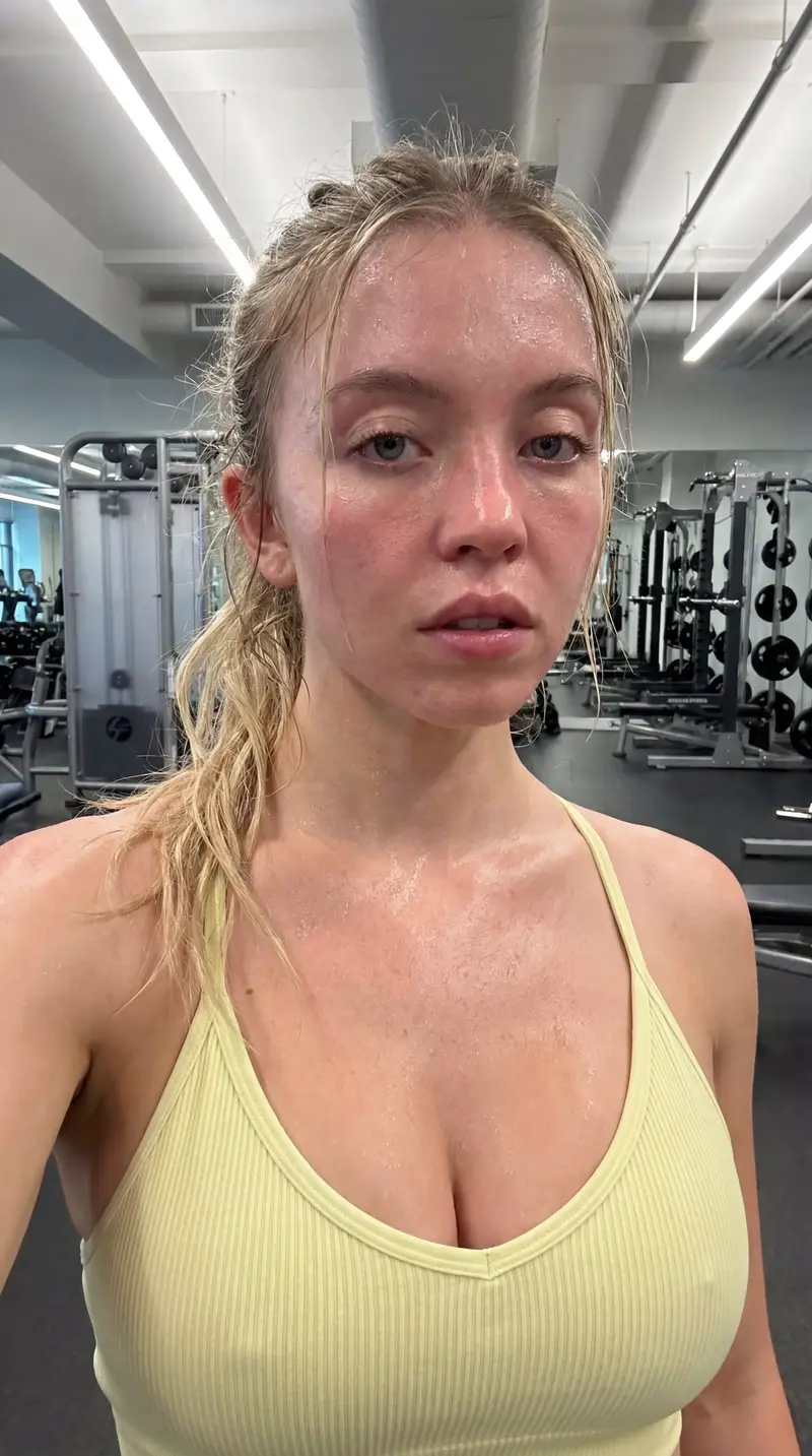 Preview of Photorealistic Post-Workout Selfie Prompt (Sydney Sweeney Likeness)