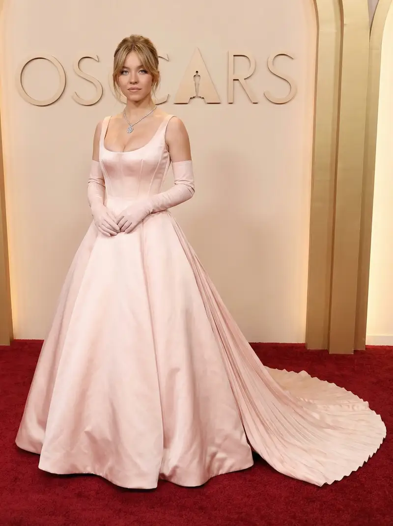 Preview of Sydney Sweeney Red Carpet Glamour