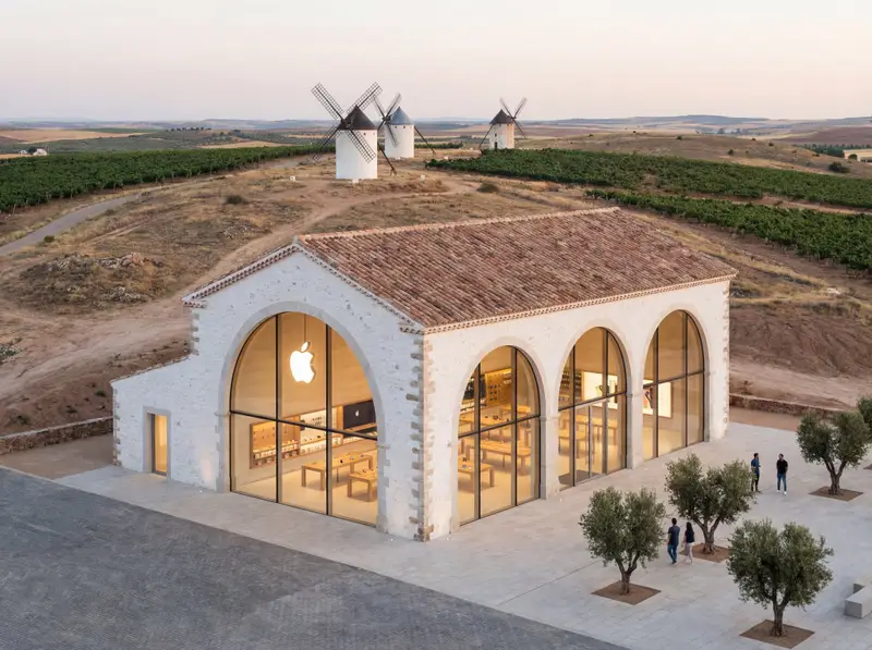 Preview of Apple Store in La Mancha Comparison
