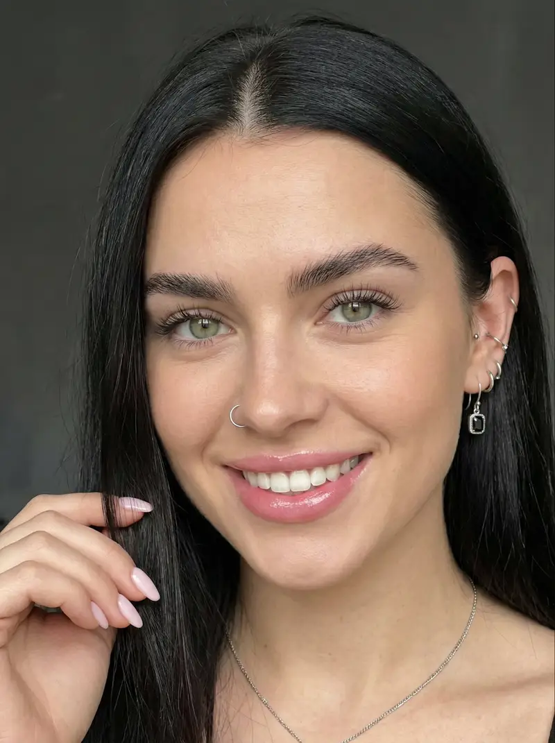 Preview of Close-up Portrait with Reference Prompt