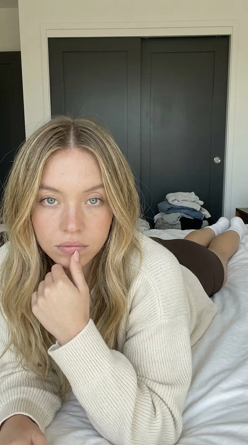 Preview of Celebrity Bedroom Pose Prompt