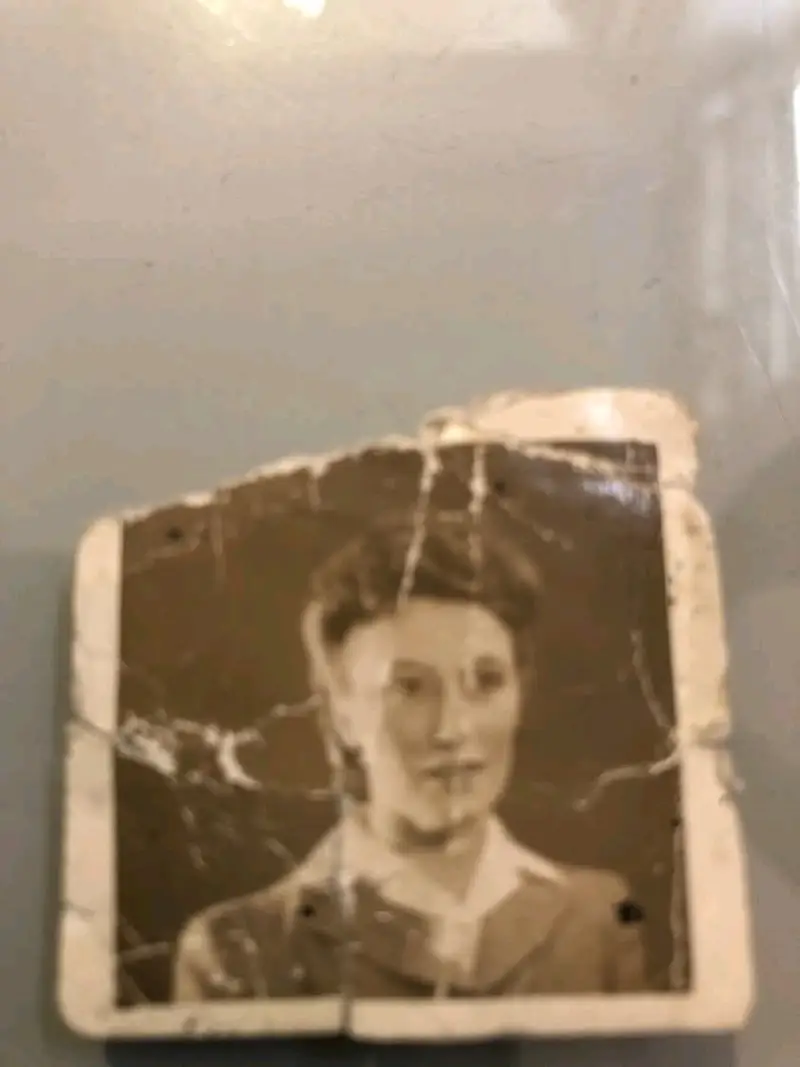Preview of Photo Restoration to DSLR Quality