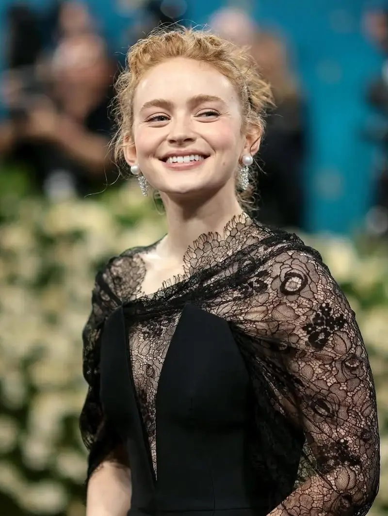 Preview of Elegant Red Carpet Portrait of a Blonde Woman
