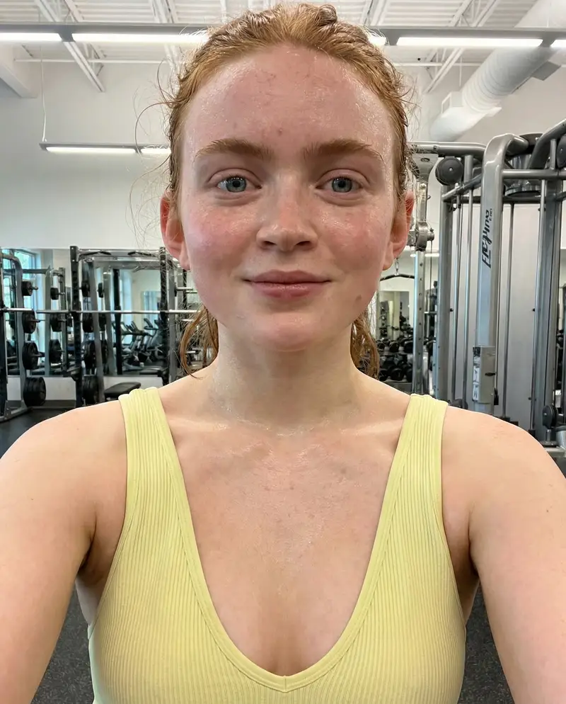 Preview of Ana de Armas Sweaty Gym Selfie