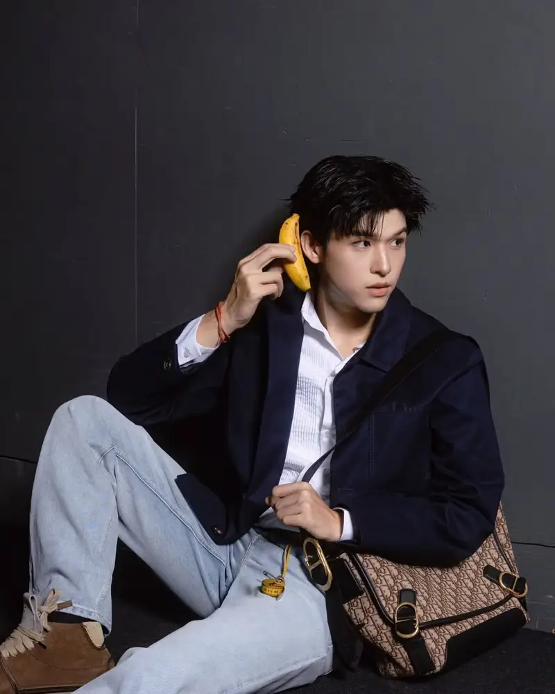 Preview of Banana Song Lyrics and Emojis