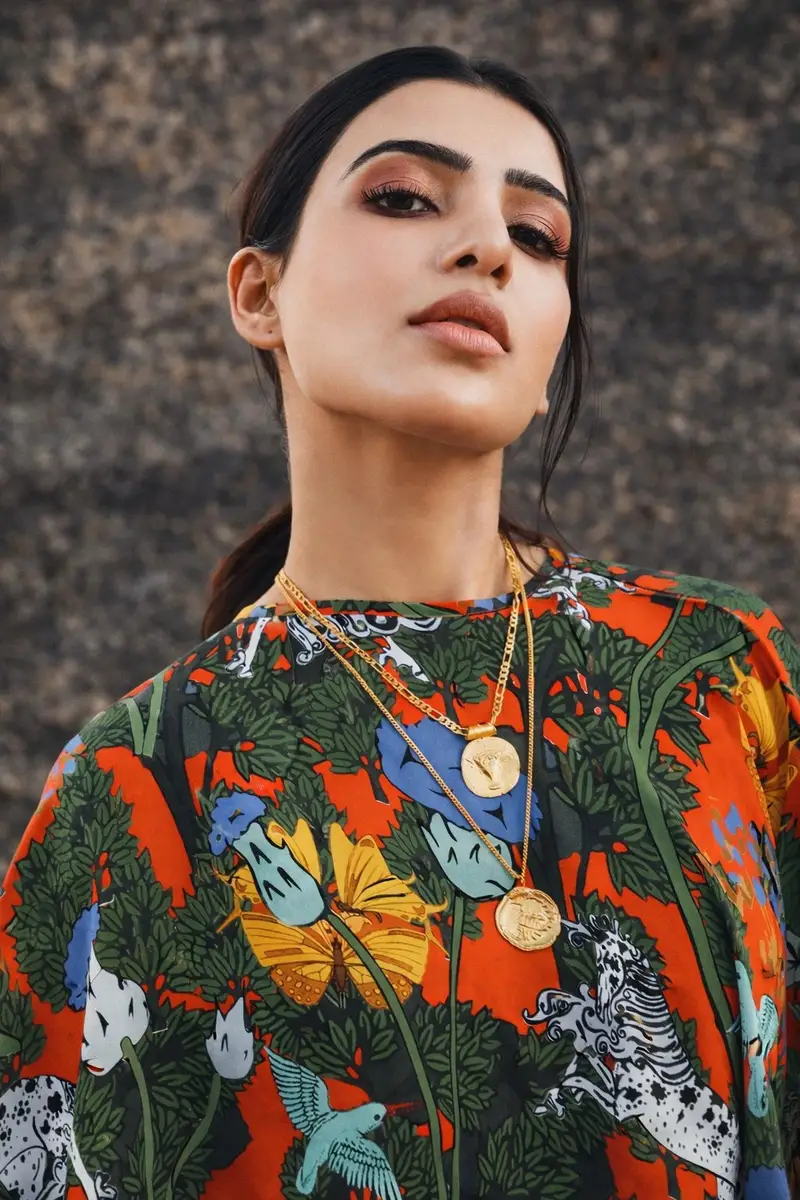 Preview of 8K Portrait with Detailed Clothing and Accessories