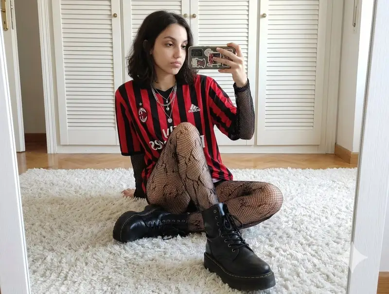 پیش‌نمایش Mirror Selfie Prompt: Sports Jersey and Fishnets
