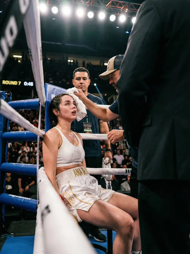 Preview of Ultra-Realistic Boxing Documentary Photo