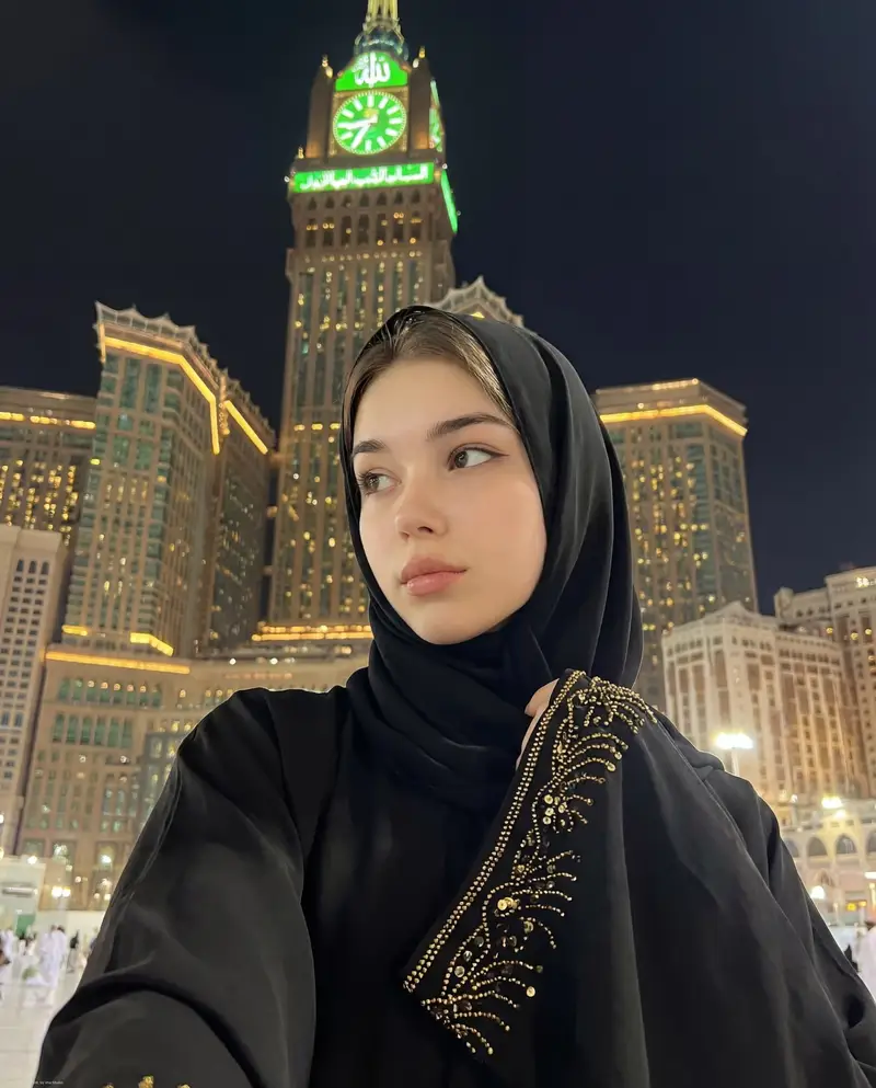 Preview of Ultra-Realistic Spiritual Night Selfie in Makkah