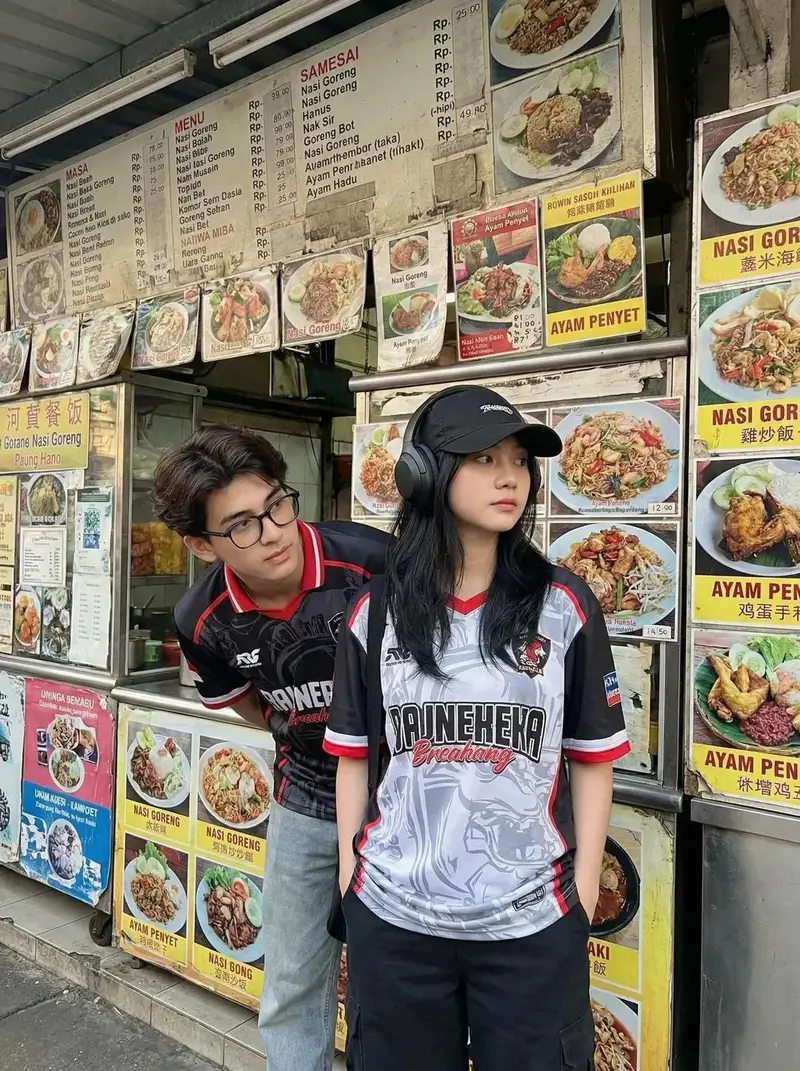 Preview of Candid Street Photography of Young Adults at a Southeast Asian Food Stall